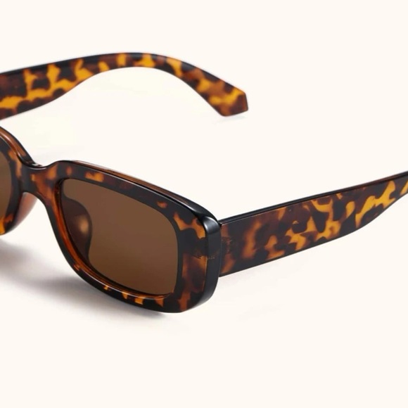 Tortoiseshell frame sunglasses - Picture 2 of 2